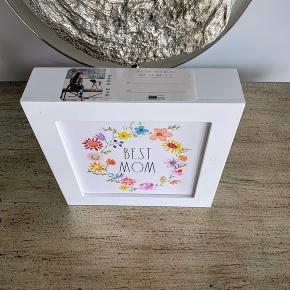 Rae Dunn “Best Mom” Floral Wooden Sign - Picture 2 of 7